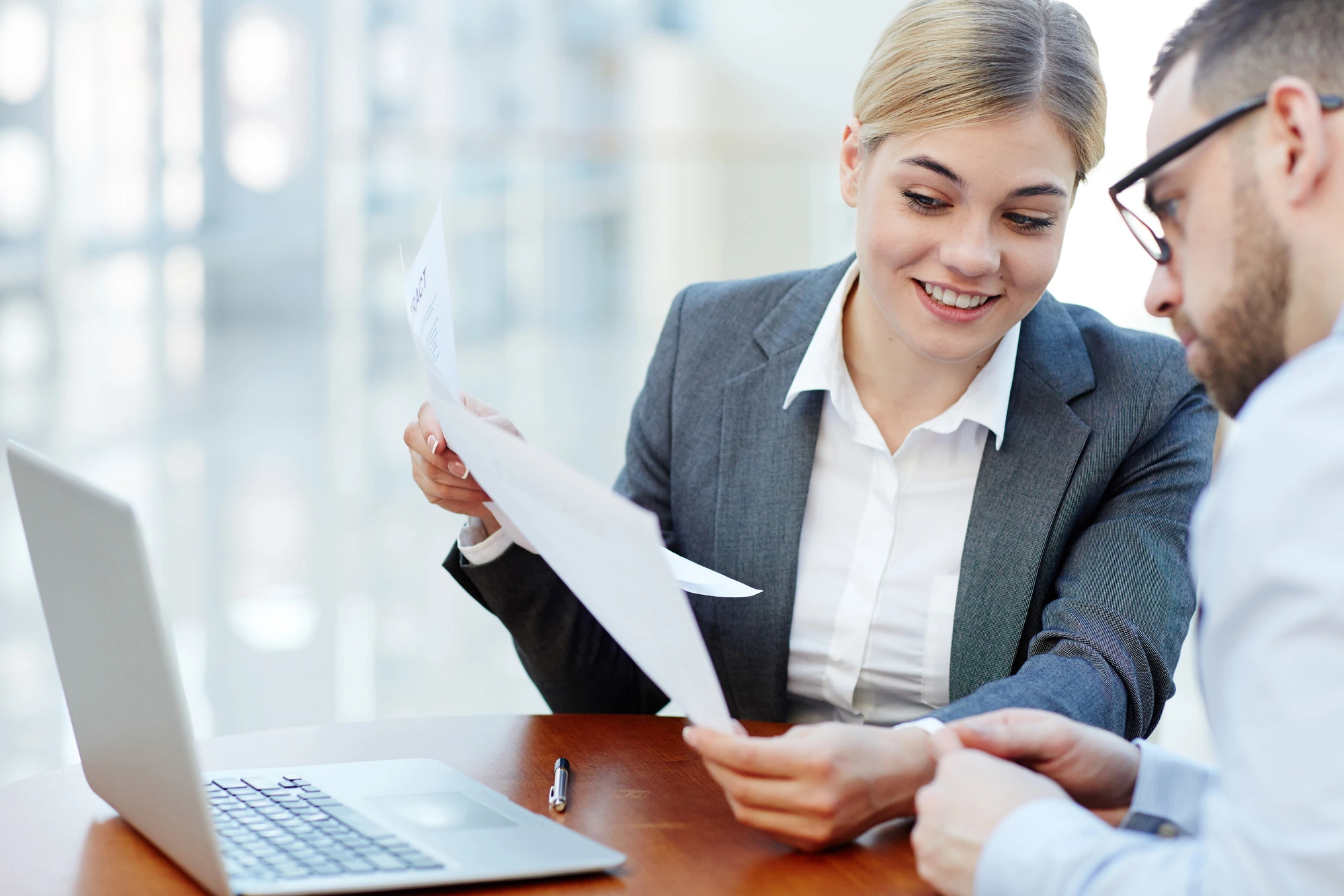 people-discussing-buying-a-veterinary-practice